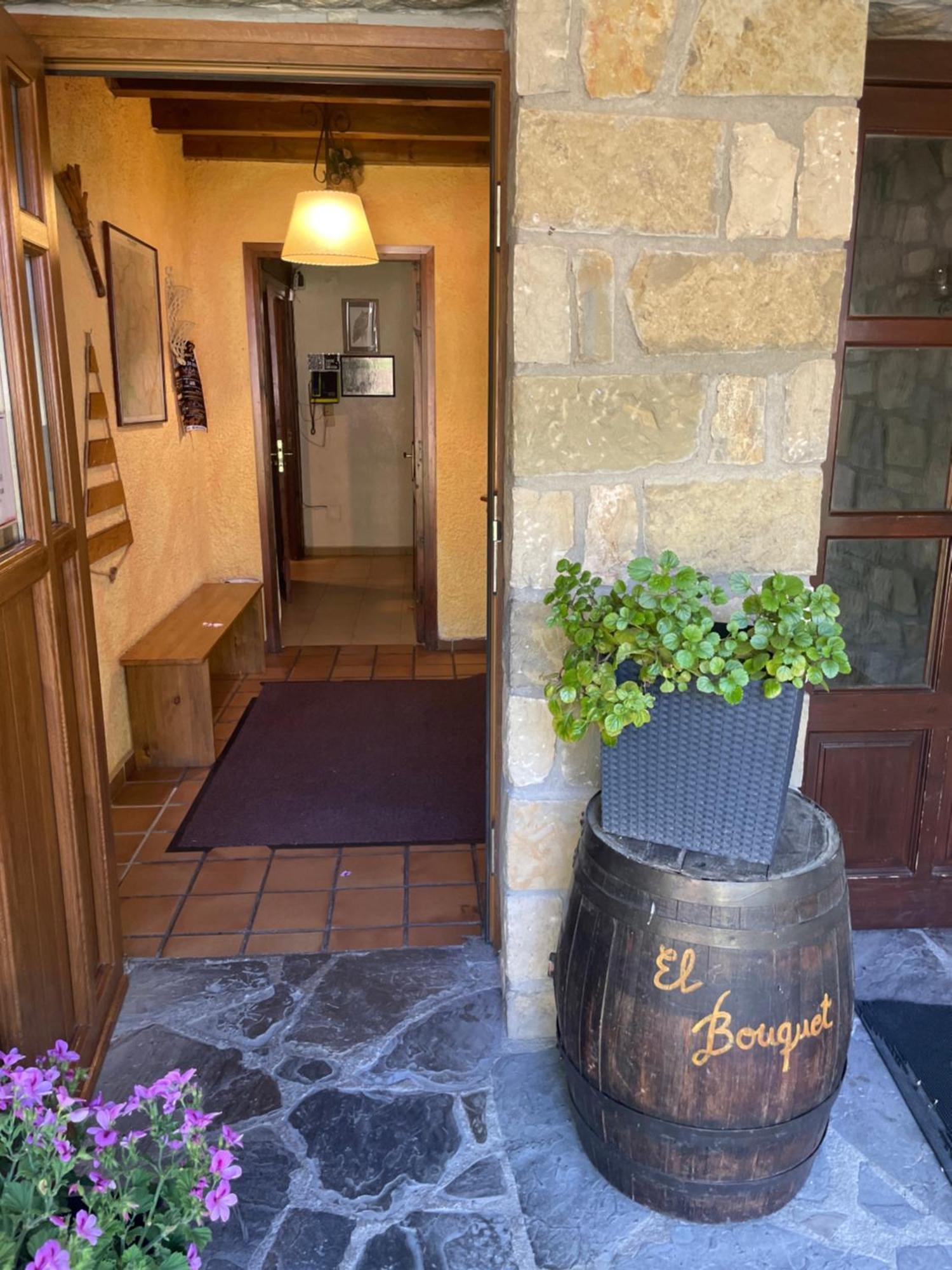 El Bouquet Hotell Pla de l'Ermita Exteriör bild